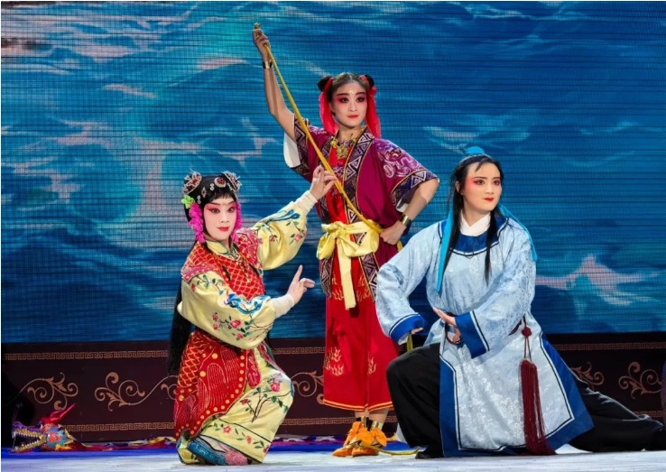 标题：和哪吒一起闹海，欢乐周末真“京”彩
点击数：541
发表时间：2025-03-24