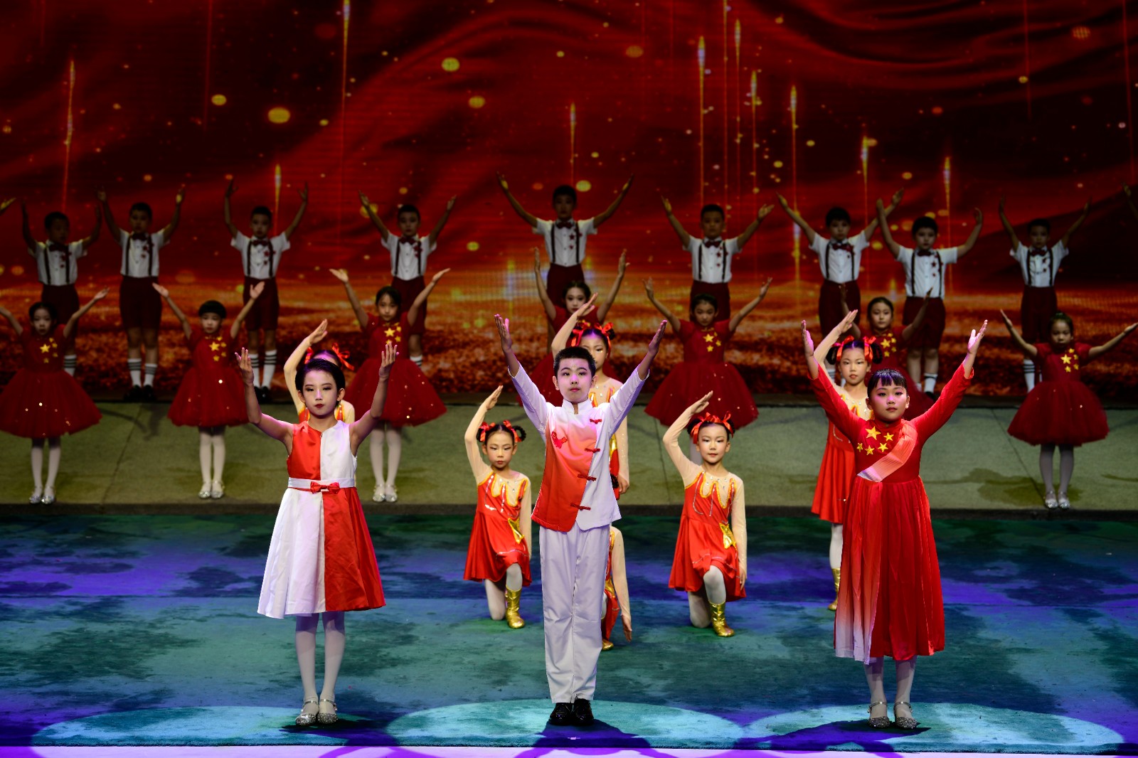 京剧表演唱《我爱你中国》.jpg